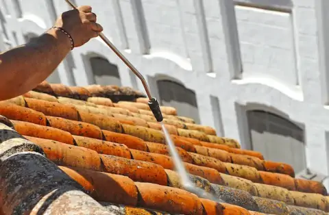 Nettoyage de toitures - Port Sainte-Marie